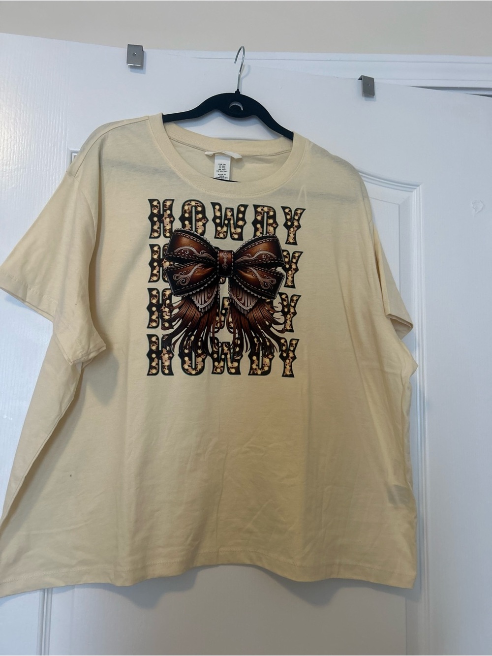 Cream 'Howdy' Graphic Bow Tee - Women's Casual Top